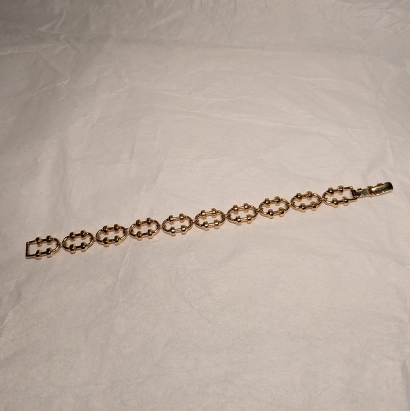 Vintage Avon Link Bracelet - Picture 1 of 7